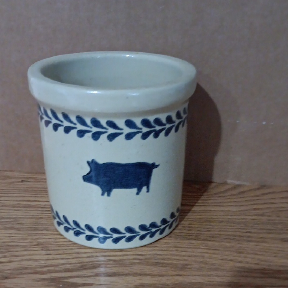 Ceramic Pot with Blue Pig Design UTENSIL HOLDER